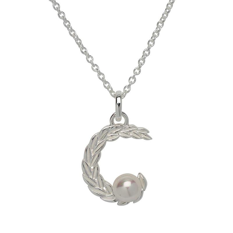 Unique & Co Silver & Pearl Pendant Necklace